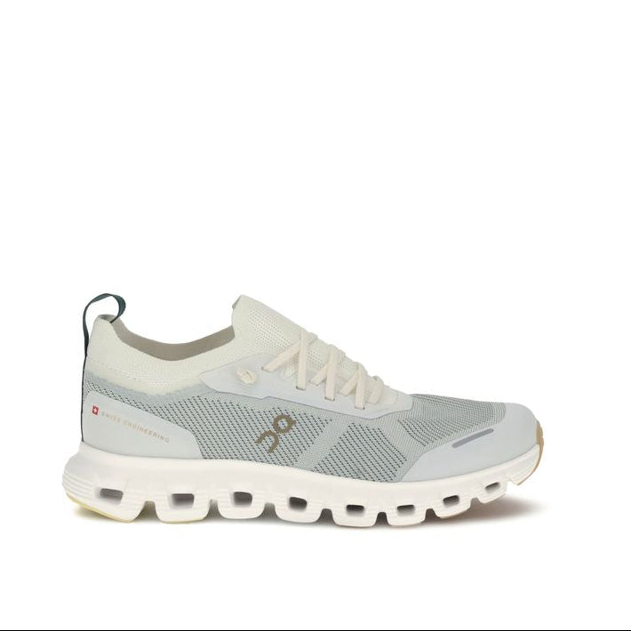 ON Cloud 6 Versa Sneakers