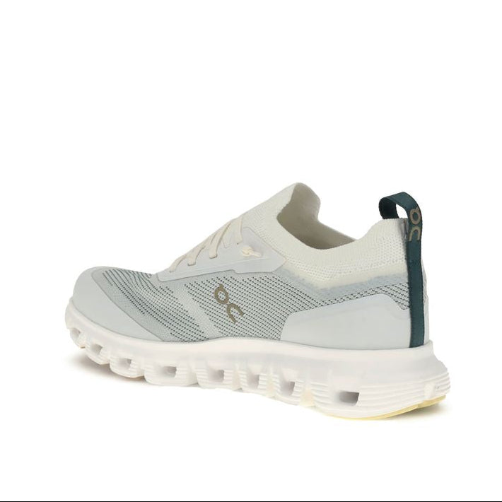 ON Cloud 6 Versa Sneakers